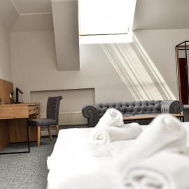 Hotel Wodnik，位于克罗托申的酒店