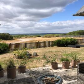 Beachhouse Langeland 20 m to private Beach，位于Tranekær的酒店
