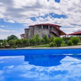 Chateau White Flags შატო თეთრი ბაირაღები，位于Kisiskhevi的酒店