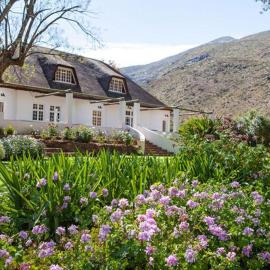 Varkenskraal Farm，位于De Rust的酒店
