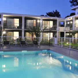 Hotel Eden Park Pau Est, avec Piscine,位于波城的酒店
