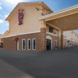 Red Roof Inn & Suites Denton，位于丹顿的酒店