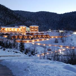 Ipsivaton Mountain Resort，位于Moúcha的酒店