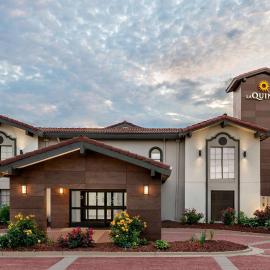 La Quinta Inn by Wyndham Columbus I-70E Reynoldsburg，位于哥伦布的酒店