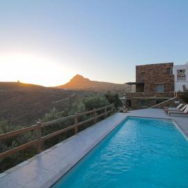 Tinos Pigeon House by TinosHost，位于Tzádhos的酒店