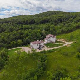 EdMont，位于Pietroşiţa的酒店