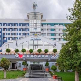 Truskavets 365 Hotel，位于特鲁斯卡韦茨的酒店