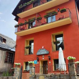 Hotel Saueth，位于特雷多斯的酒店