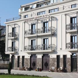 Milano Hotel，位于布尔加斯的酒店