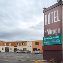 Hotel Le Mirage，位于Saint-Basile-le-Grand的酒店