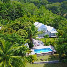 Red Coconut Self-Catering，位于马埃岛的酒店