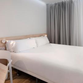 B&B HOTEL Famalicão，位于维拉诺瓦-德法马利的酒店
