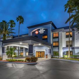 Best Western Plus Orlando East - UCF Area，位于奥兰多的酒店