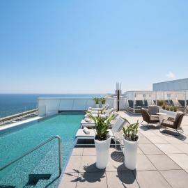 Hotel Marina Badalona，位于巴达洛纳的酒店