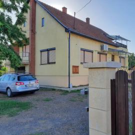 Farkas Szállás，位于Báránd的酒店