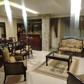 City Center Furnished Apartment，位于马达巴的酒店
