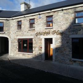 Murphys Hotel，位于Tinahely的酒店