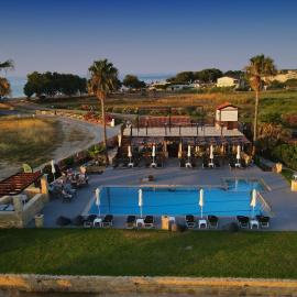 Odos Oneiron Tavronitis Bay，位于塔伦蒂斯的酒店