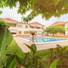 Apartamentos Aigua Oliva，位于比纳罗斯的酒店