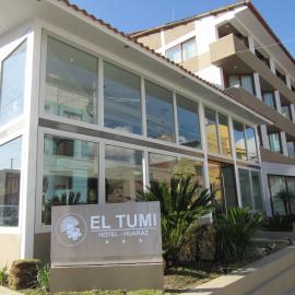 El Tumi Hotel，位于瓦拉斯的酒店