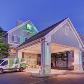 Holiday Inn Milwaukee Airport by IHG，位于密尔沃基的酒店