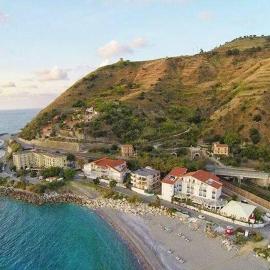Hotel Ristorante Mareblu，位于阿曼泰阿的酒店