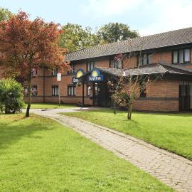 Days Inn Warwick Northbound M40，位于沃里克的酒店