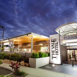 Vale Hotel，位于汤斯维尔的酒店