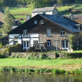 Gîte la Passerelle à Mouzaive，位于瑟穆瓦河畔夫雷斯的酒店