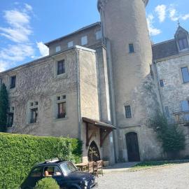 Superbe appartement au château d'Allaman de 80m2，位于吕格兰的酒店
