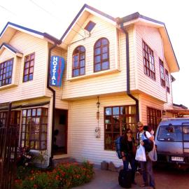 Hostal Torre de Babel，位于卡斯特鲁的酒店