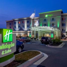 Holiday Inn Hotel & Suites Beckley by IHG，位于贝克利的酒店
