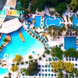 Villa Excellance Beach and Wave Pool Resort，位于Postema的酒店