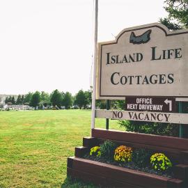 Island Life Cottages，位于布拉克利海滩的酒店