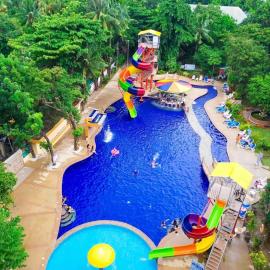 Paradise Garden Hotel and Convention Center Boracay Powered by ASTON，位于长滩岛的酒店