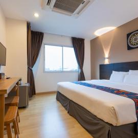 24@Home Hotel，位于暖武里府的酒店