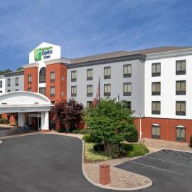 Holiday Inn Express & Suites Knoxville-Clinton by IHG，位于Clinton的酒店
