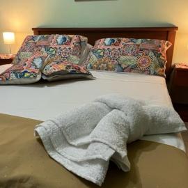 Holiday Gole Alcantara Graniti Room，位于Graniti的酒店