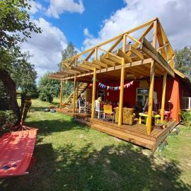 Kuberi Retro Holiday Home I Sauna Possibility，位于Pedja的酒店