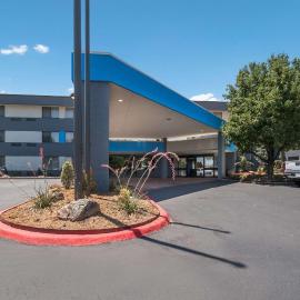 Clarion Pointe OKC Airport,位于俄克拉何马城的酒店