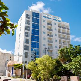 Hotel Peace Island Miyakojima Shiyakusho Tori,位于宫古岛的酒店