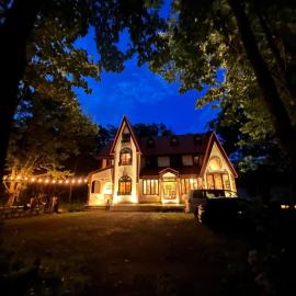 Panketo Lodge & Yoga Studio，位于白马村的酒店