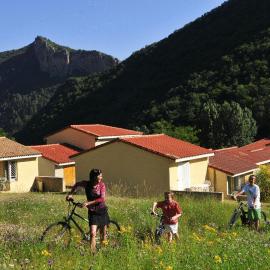 Le Vallon des Sources，位于迪涅莱班的酒店