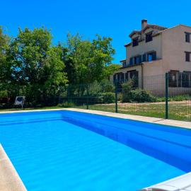 HOTEL RURAL LA HUERTA，位于Montejo de la Vega de la Serrezuela的酒店