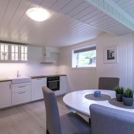 Naturnær leilighet med 1 soverom，位于桑内斯的酒店