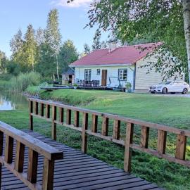 Ninnujärve Private Holiday Home，位于Nasva的酒店
