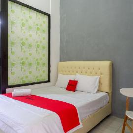 RedDoorz Syariah near Alun Alun Kajen，位于北加浪岸的酒店