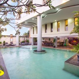 Ros-In Hotel，位于日惹的酒店