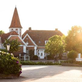 Hotel Sørup Herregaard，位于灵斯泰兹的酒店