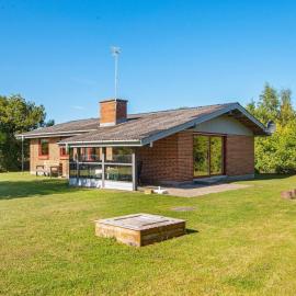6 person holiday home in Ørsted-By Traum，位于厄斯泰兹的酒店